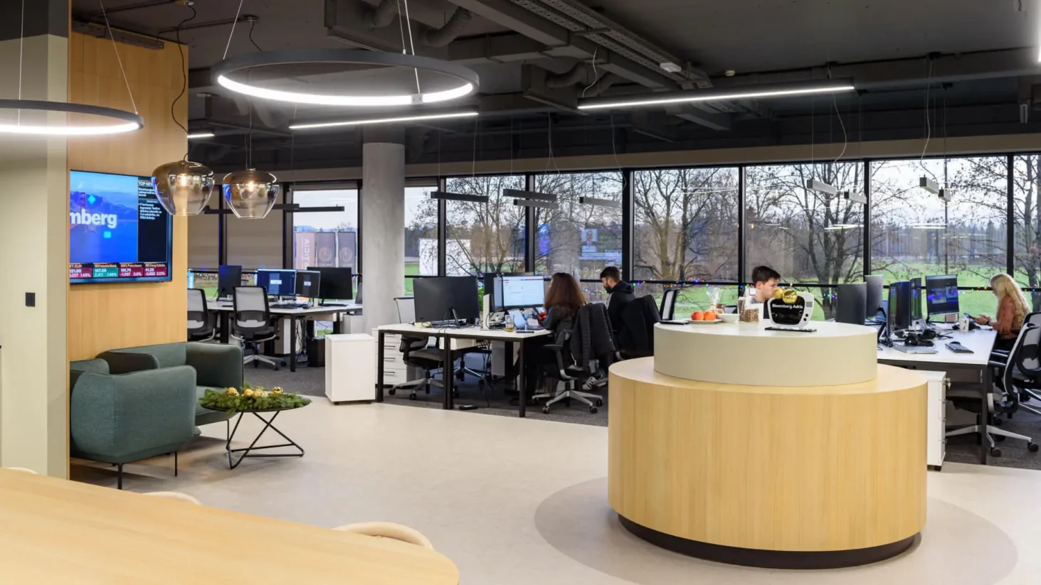 Home_05_Bloomberg_Ljubljana (1)